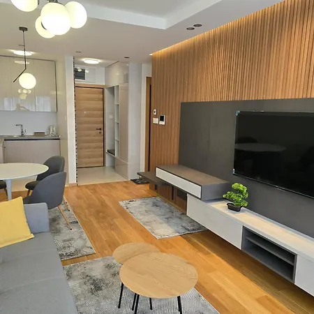 Promenada Lux * Novi Sad